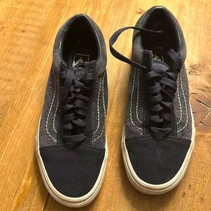 Navy suede and corduroy lace-up Vans 
Men 7, women 8.5